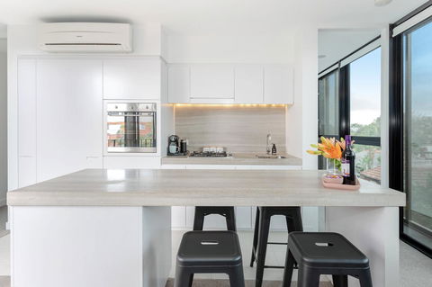 Modern Apartment In The Heart Of St Kilda - Accommodation Melbourne 0