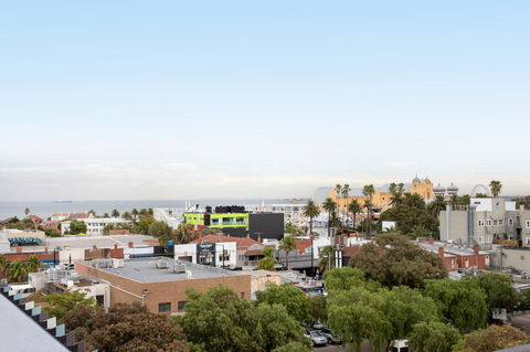 Modern Apartment In The Heart Of St Kilda - Accommodation Melbourne 22