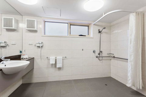 Quality Hotel Bayside Geelong - Accommodation Melbourne 13