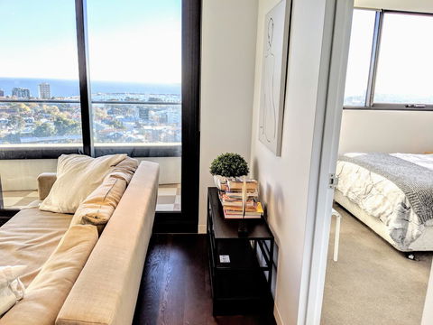 Breathtaking View Apartment With Gym & Sauna - Accommodation Melbourne 10