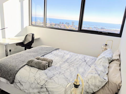 Breathtaking View Apartment With Gym & Sauna - Accommodation Melbourne 15