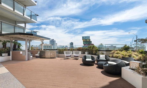 Breathtaking View Apartment With Gym & Sauna - Accommodation Melbourne 2