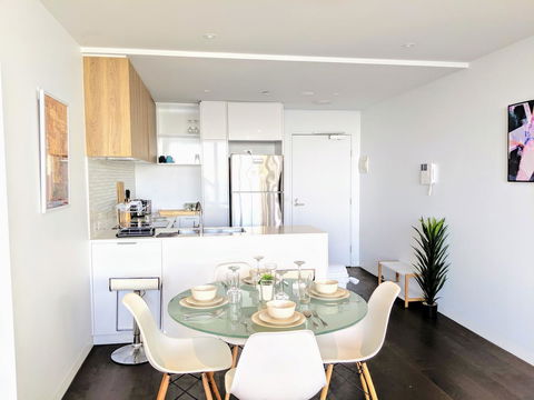Breathtaking View Apartment With Gym & Sauna - Accommodation Melbourne 0