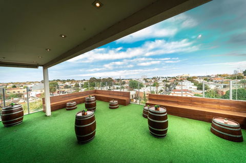 Summer House Melbourne - Accommodation Melbourne 0