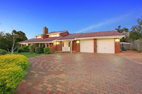 Crimea Retreat - Melbourne 4u 3