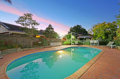 Crimea Retreat - Melbourne 4u 34