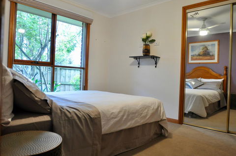 Crimea Retreat - Melbourne 4u 30