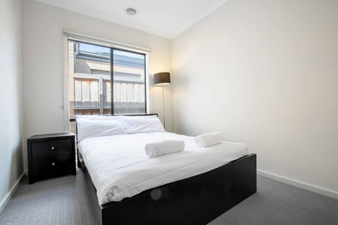 Holiday Rose - Accommodation Melbourne 11