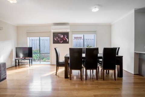 Holiday Rose - Accommodation Melbourne 7
