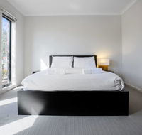 Point Cook Home with a Lovely View in Salt Water - Accommodation Melbourne