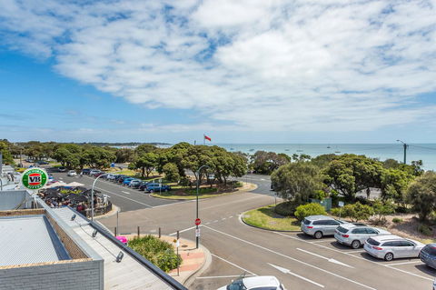 Blairgowrie Apartment 1 - On The Beach - Melbourne 4u 7