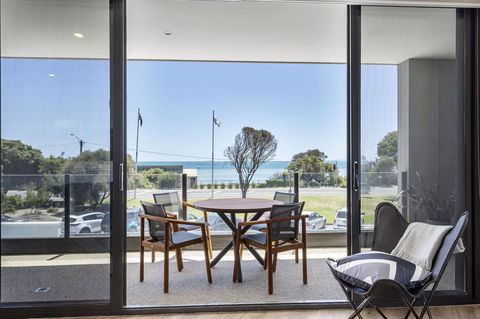Blairgowrie Apartment 1 - On The Beach - Melbourne 4u 0