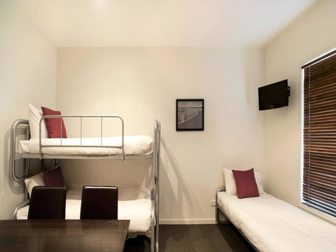 The Waves Apartments - Accommodation Melbourne 30