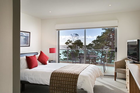 The Waves Apartments - Accommodation Melbourne 0