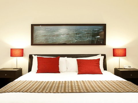 The Waves Apartments - Accommodation Melbourne 9