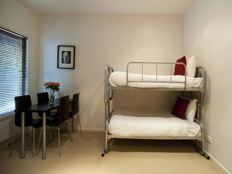 The Waves Apartments - Accommodation Melbourne 18
