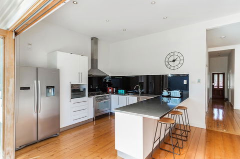 Central Bendigo Cottage, Walk To Everywhere!! - Melbourne 4u 7