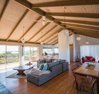Sunsets on Martyrs Beach House - Ocean Views - Accommodation Melbourne