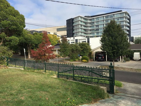 Doncaster Westfield Home Stay - Melbourne 4u 0