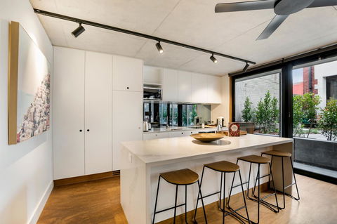 Stylish Apartment In Unique Church Development - Accommodation Melbourne 6