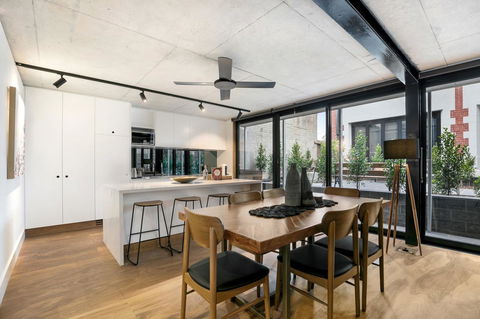 Stylish Apartment In Unique Church Development - Accommodation Melbourne 8