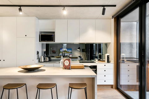 Stylish Apartment In Unique Church Development - Accommodation Melbourne 3