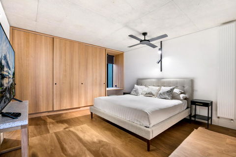 Stylish Apartment In Unique Church Development - Accommodation Melbourne 13