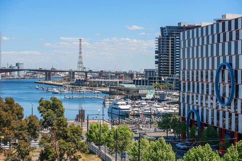 Peppers Docklands - Accommodation Melbourne 3