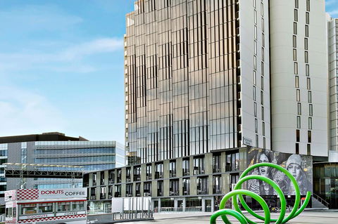 Peppers Docklands - Accommodation Melbourne 1