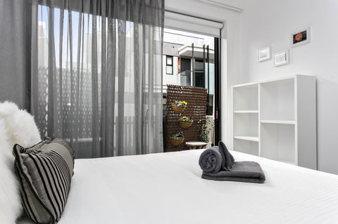 Complete Host Halo Apartments - Accommodation Melbourne 16