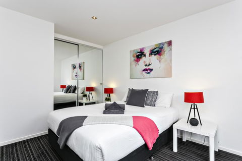 Complete Host Halo Apartments - Accommodation Melbourne 42