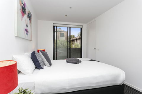 Complete Host Halo Apartments - Accommodation Melbourne 17