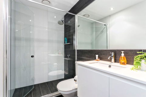 Complete Host Halo Apartments - Accommodation Melbourne 32