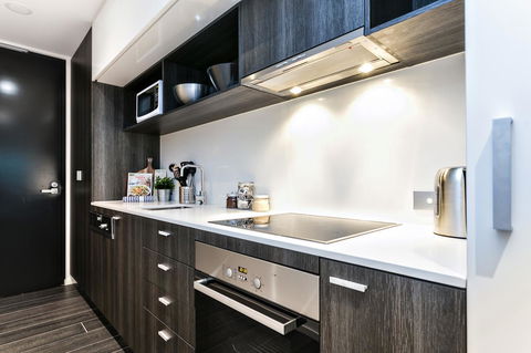 Complete Host Halo Apartments - Accommodation Melbourne 40