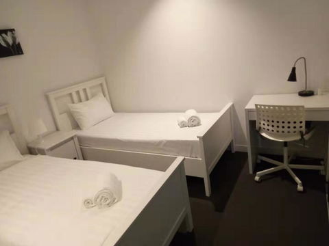 AH Accommodation@ Spencer - Accommodation Melbourne 2