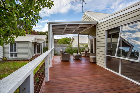 Cute Cottage On Cain - Beach At End Of Street - Accommodation Melbourne 8