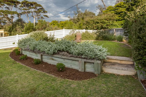Cute Cottage On Cain - Beach At End Of Street - Accommodation Melbourne 18