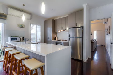 Cute Cottage On Cain - Beach At End Of Street - Accommodation Melbourne 4