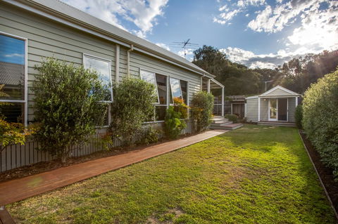 Cute Cottage On Cain - Beach At End Of Street - Accommodation Melbourne 9