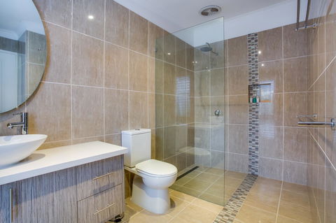 Cute Cottage On Cain - Beach At End Of Street - Accommodation Melbourne 16