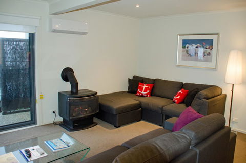 5 Whitecrest Great Ocean Road Resort - Ocean Views - Accommodation Melbourne 17