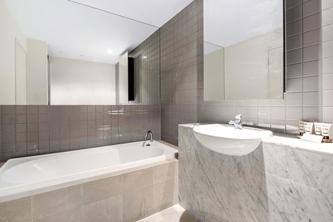 ULTIQA Little Collins (located At The Hero Apartment Building) - Melbourne 4u 15