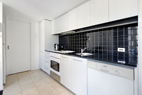 ULTIQA Little Collins (located At The Hero Apartment Building) - Melbourne 4u 24