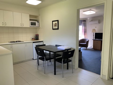 Albert Heights Serviced Apartments - Accommodation Melbourne 24