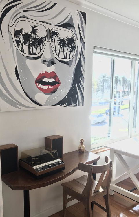 Beach Front Beauty - Accommodation Melbourne 3
