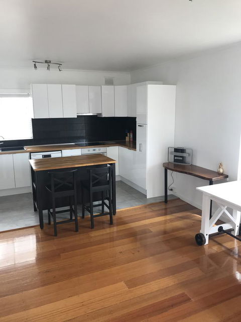 Beach Front Beauty - Accommodation Melbourne 12