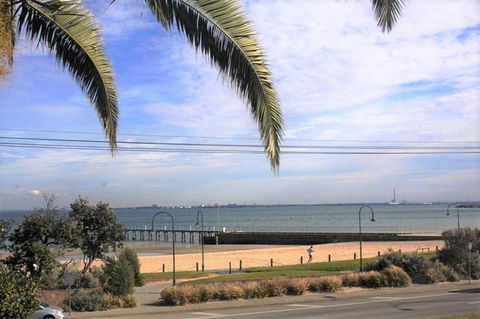 Beach Front Beauty - Accommodation Melbourne 14