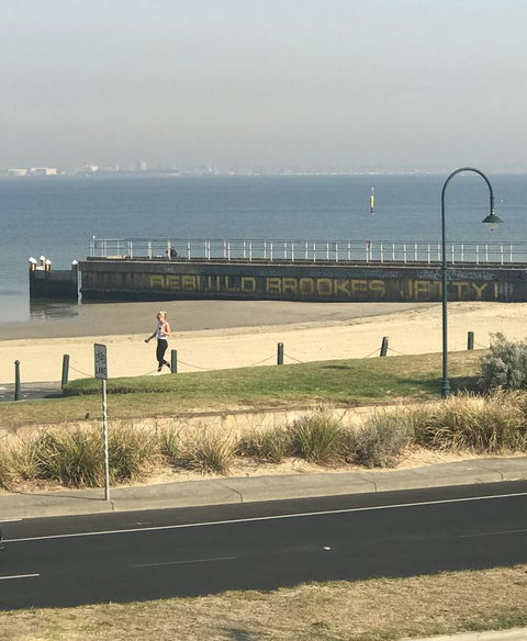 Beach Front Beauty - Accommodation Melbourne 19