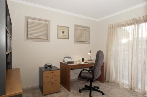 Ringwood Royale - Melbourne 4u 1