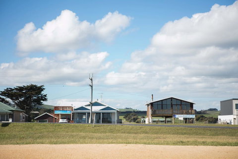 Stunning Waterfront Only 10 Minutes To Phillip Island - FREE EV UNIT 7kW For Electric Cars - Pet Friendly, Fireplace FREE WIFI Wine & Chocolates - Accommodation Melbourne 26